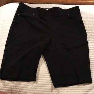 Pull On 89th Madison walking shorts